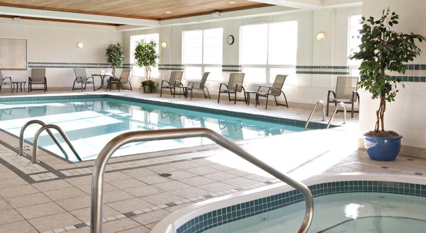 Country Inn & Suites By Radisson, Calgary-Northeast Zewnętrze zdjęcie
