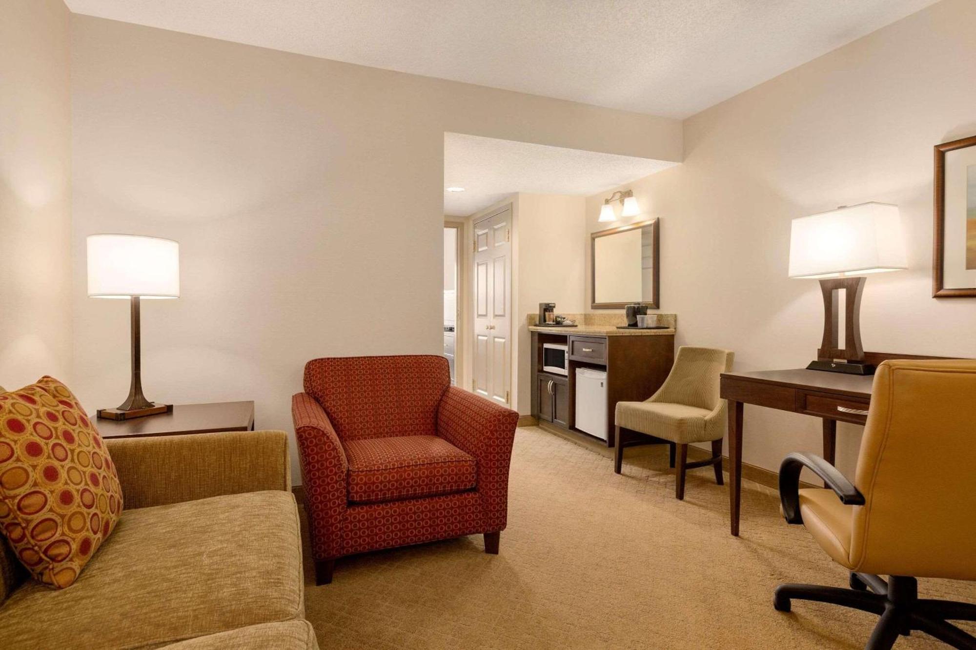 Country Inn & Suites By Radisson, Calgary-Northeast Zewnętrze zdjęcie