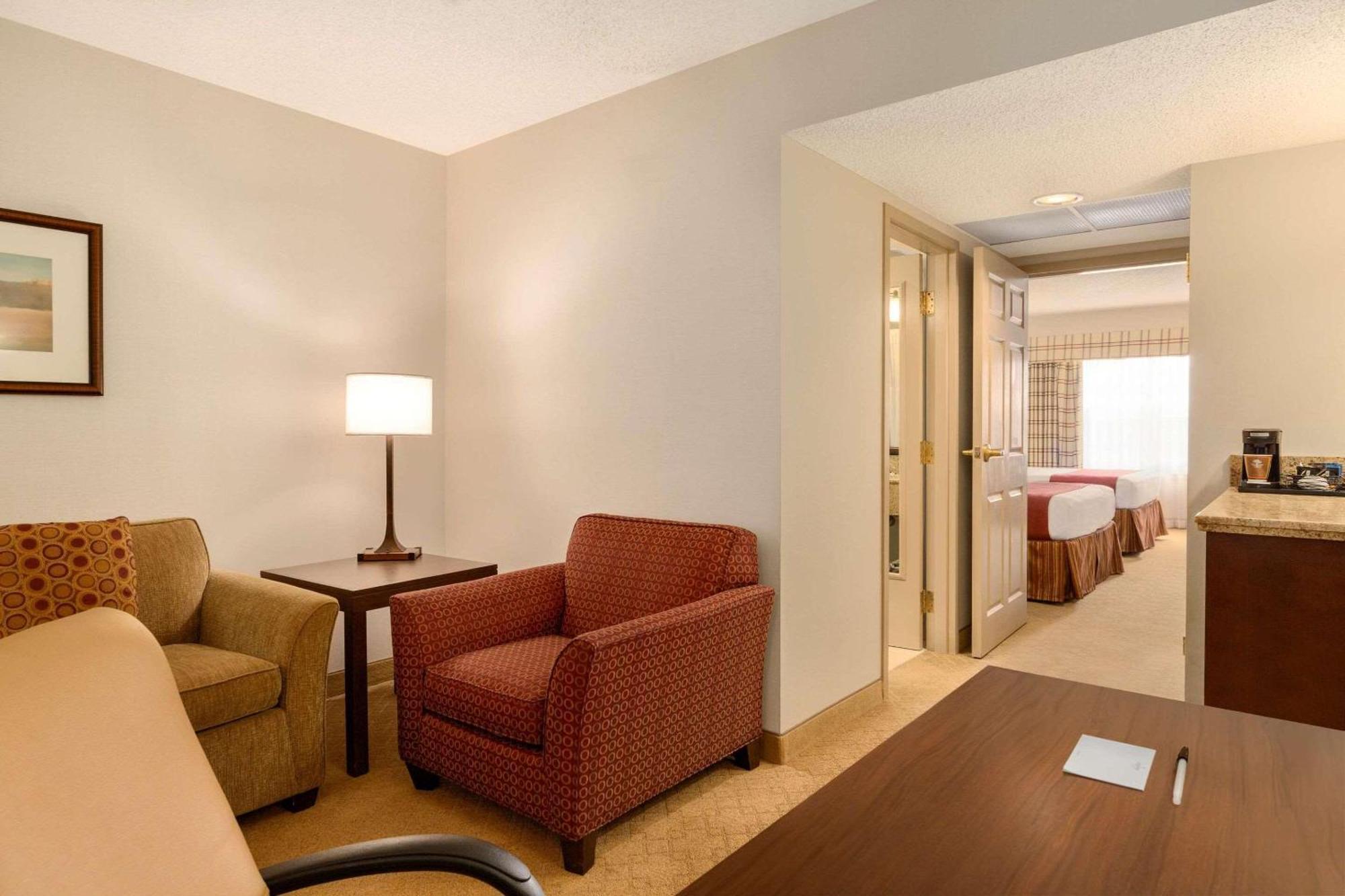 Country Inn & Suites By Radisson, Calgary-Northeast Zewnętrze zdjęcie