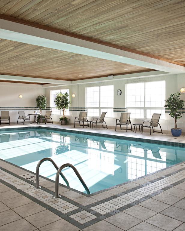 Country Inn & Suites By Radisson, Calgary-Northeast Zewnętrze zdjęcie