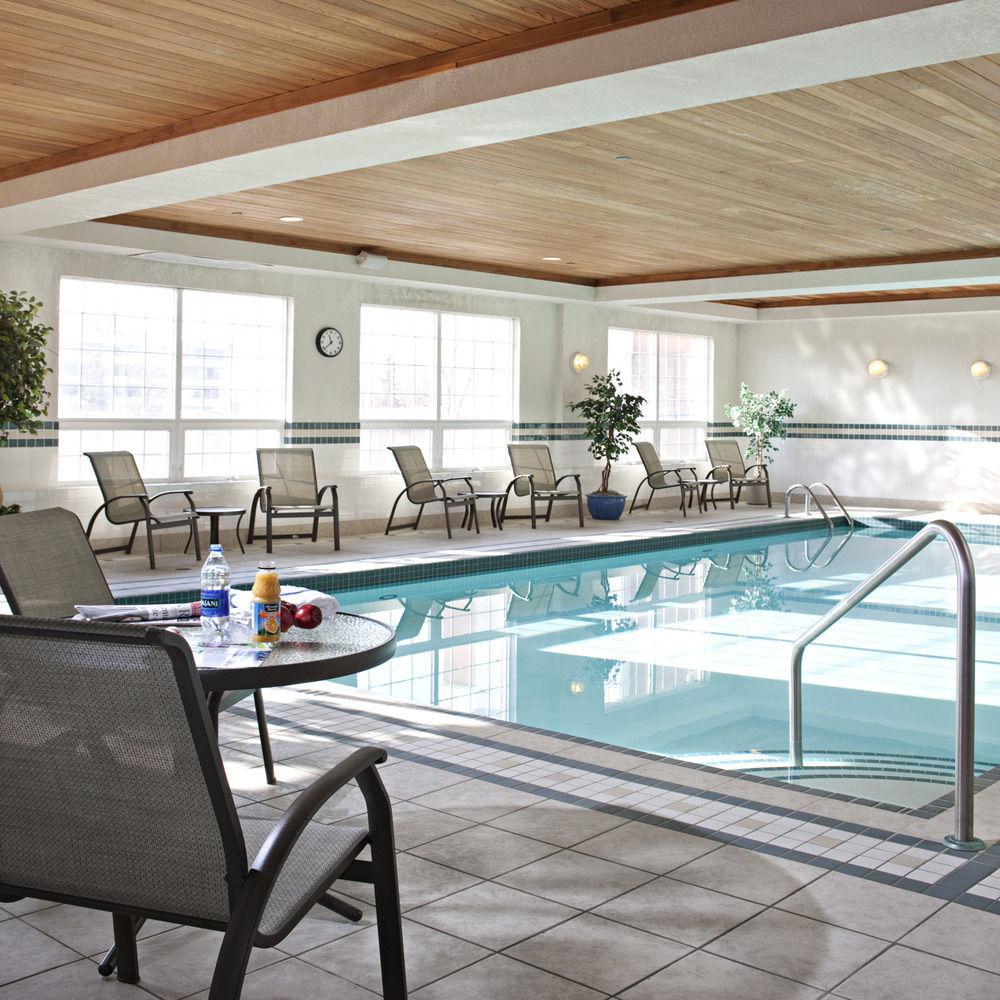 Country Inn & Suites By Radisson, Calgary-Northeast Zewnętrze zdjęcie