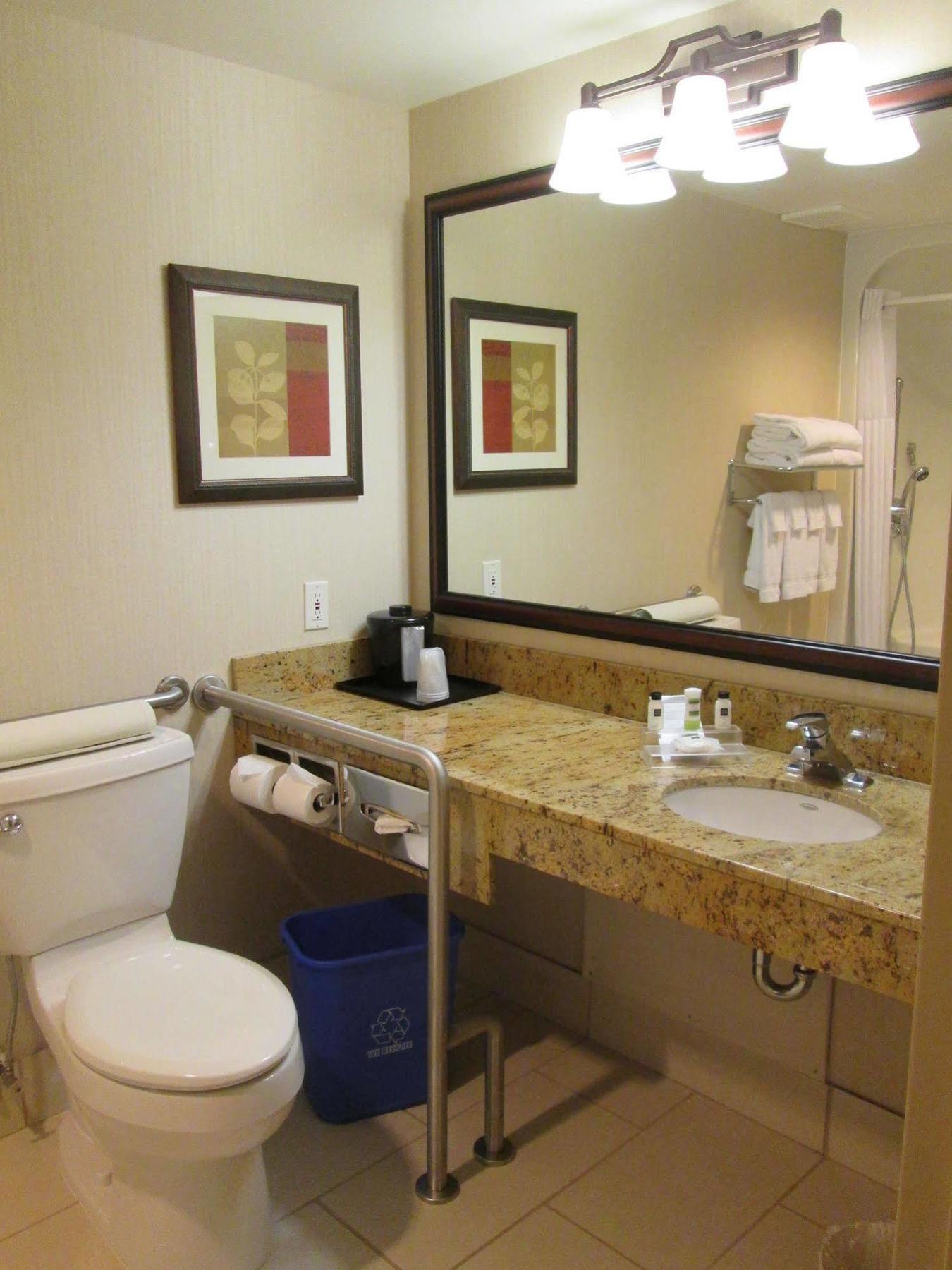 Country Inn & Suites By Radisson, Calgary-Northeast Zewnętrze zdjęcie