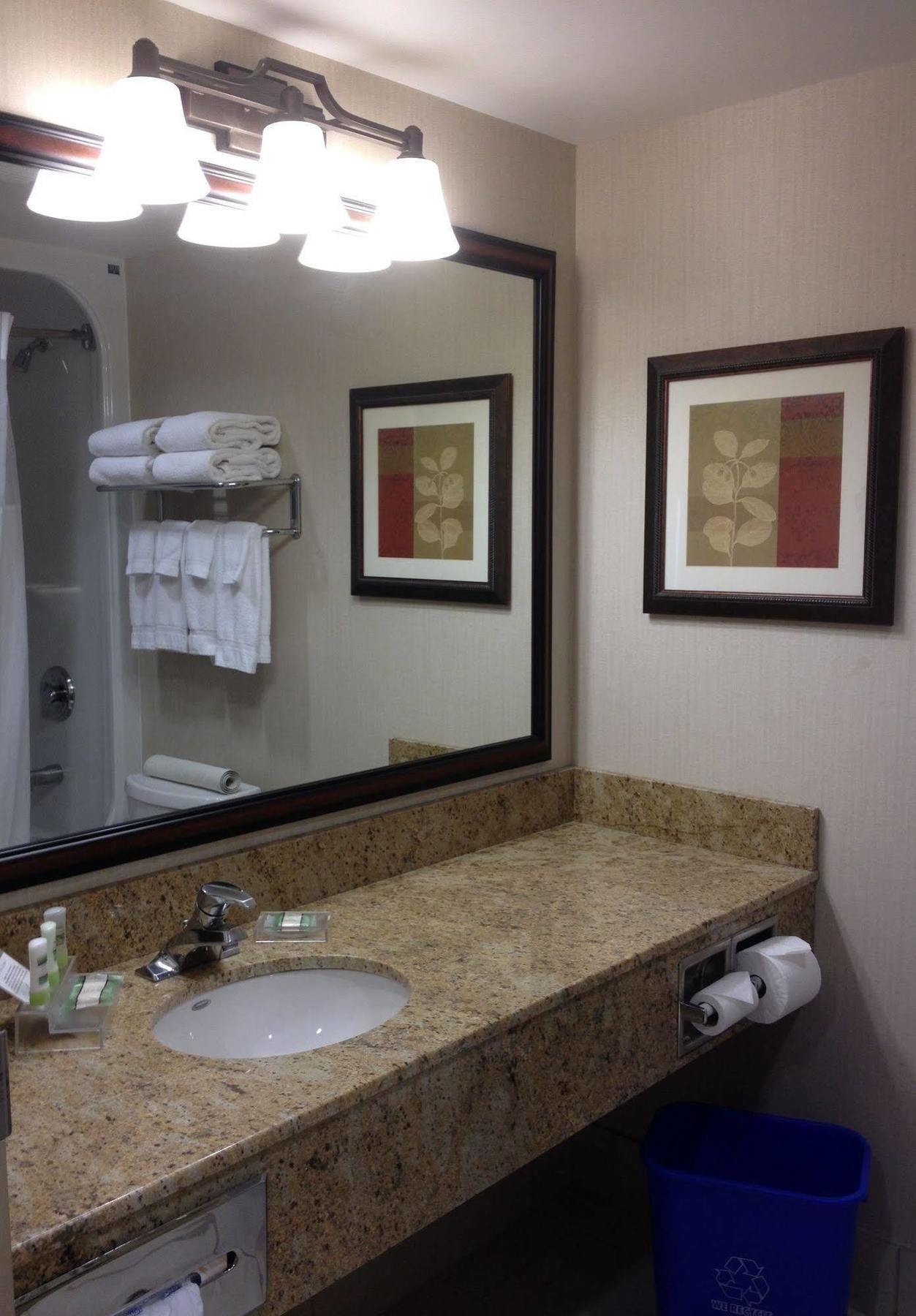 Country Inn & Suites By Radisson, Calgary-Northeast Zewnętrze zdjęcie