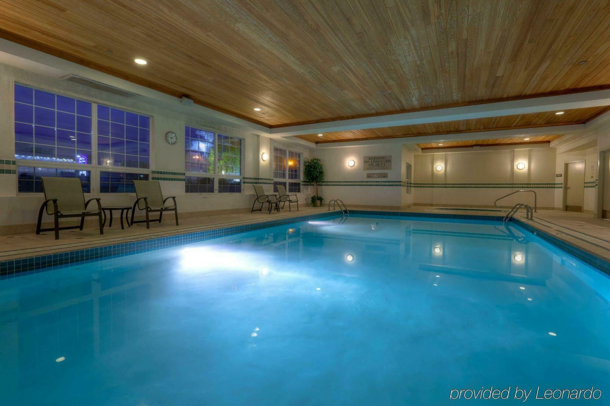 Country Inn & Suites By Radisson, Calgary-Northeast Zewnętrze zdjęcie